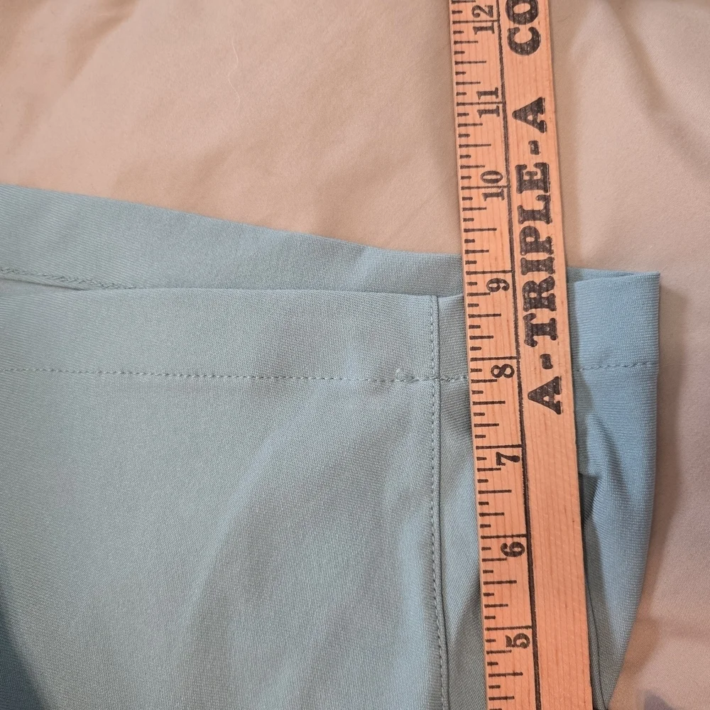 Lands End 44 Green Flat Front Golf Flex Shorts with Modern Fit